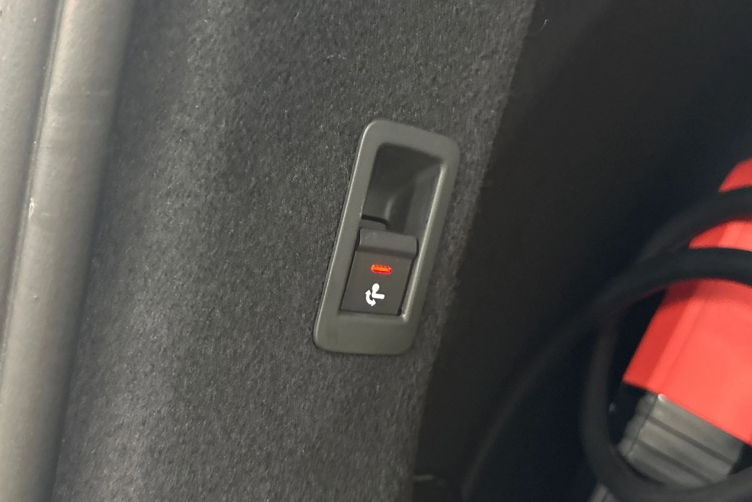Musta Audi Q4 e-tron 2023 kuva 5.