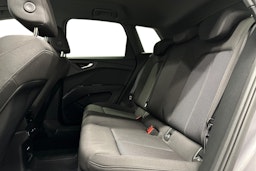 harmaa Audi Q4 e-tron 2023 kuva 10.