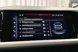 harmaa Audi Q4 e-tron 2023 kuva 26.