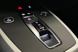 harmaa Audi Q4 e-tron 2023 kuva 29.