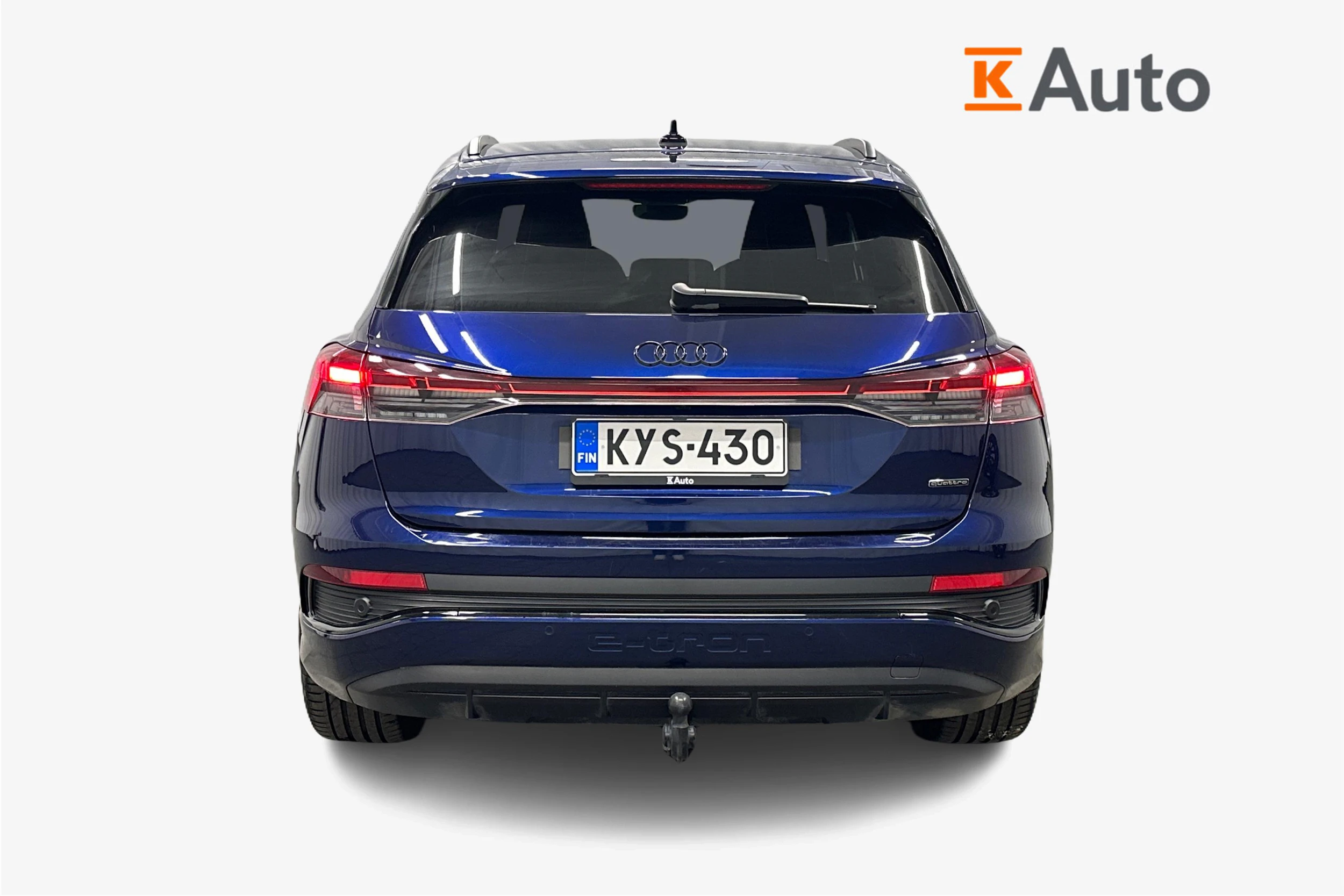 sininen Audi Q4 e-tron 2023 kuva 3.