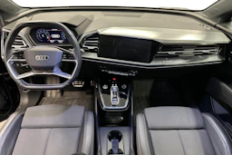 sininen Audi Q4 e-tron 2023 kuva 7.