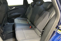 sininen Audi Q4 e-tron 2023 kuva 8.