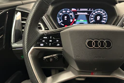sininen Audi Q4 e-tron 2023 kuva 11.