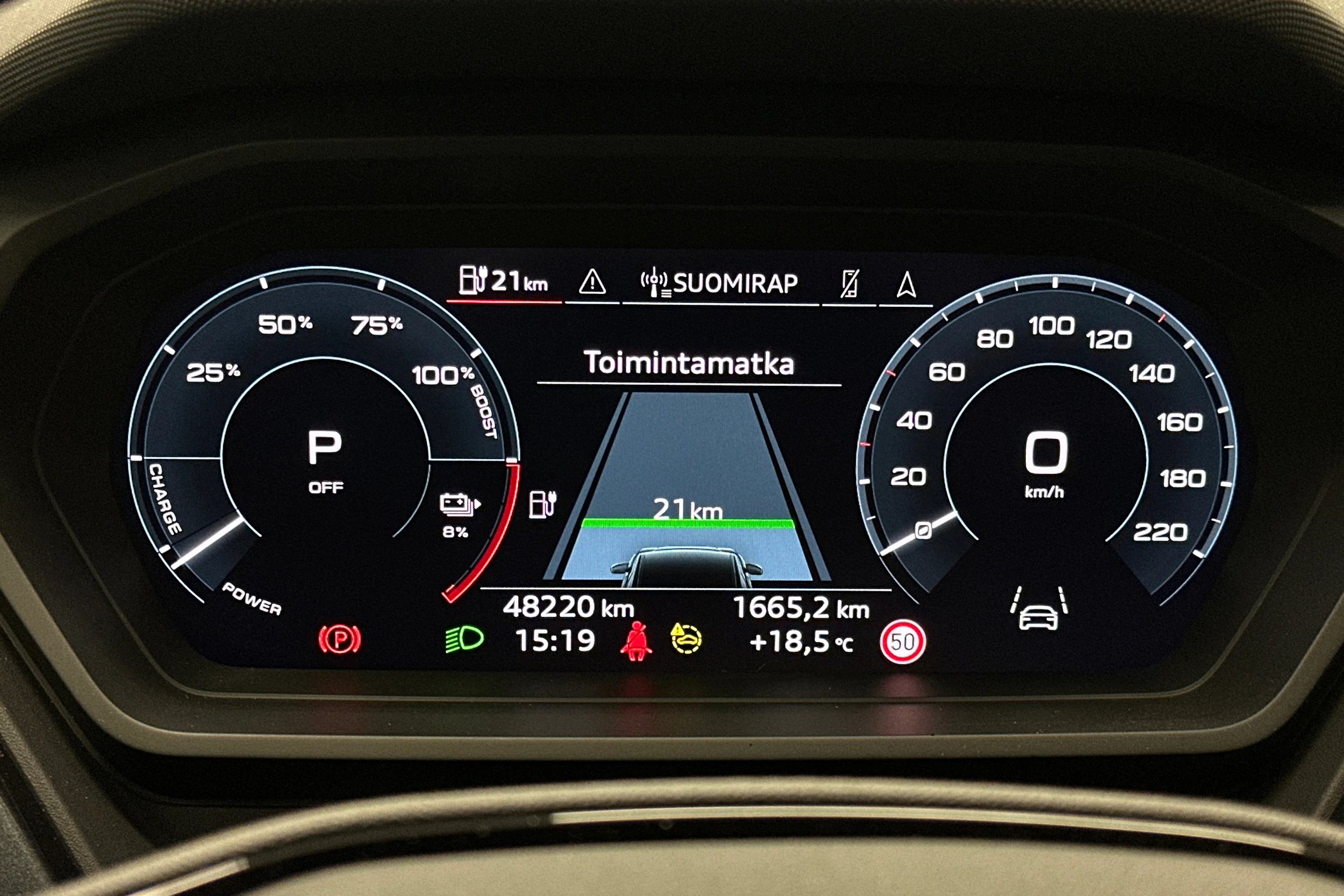 sininen Audi Q4 e-tron 2023 kuva 13.