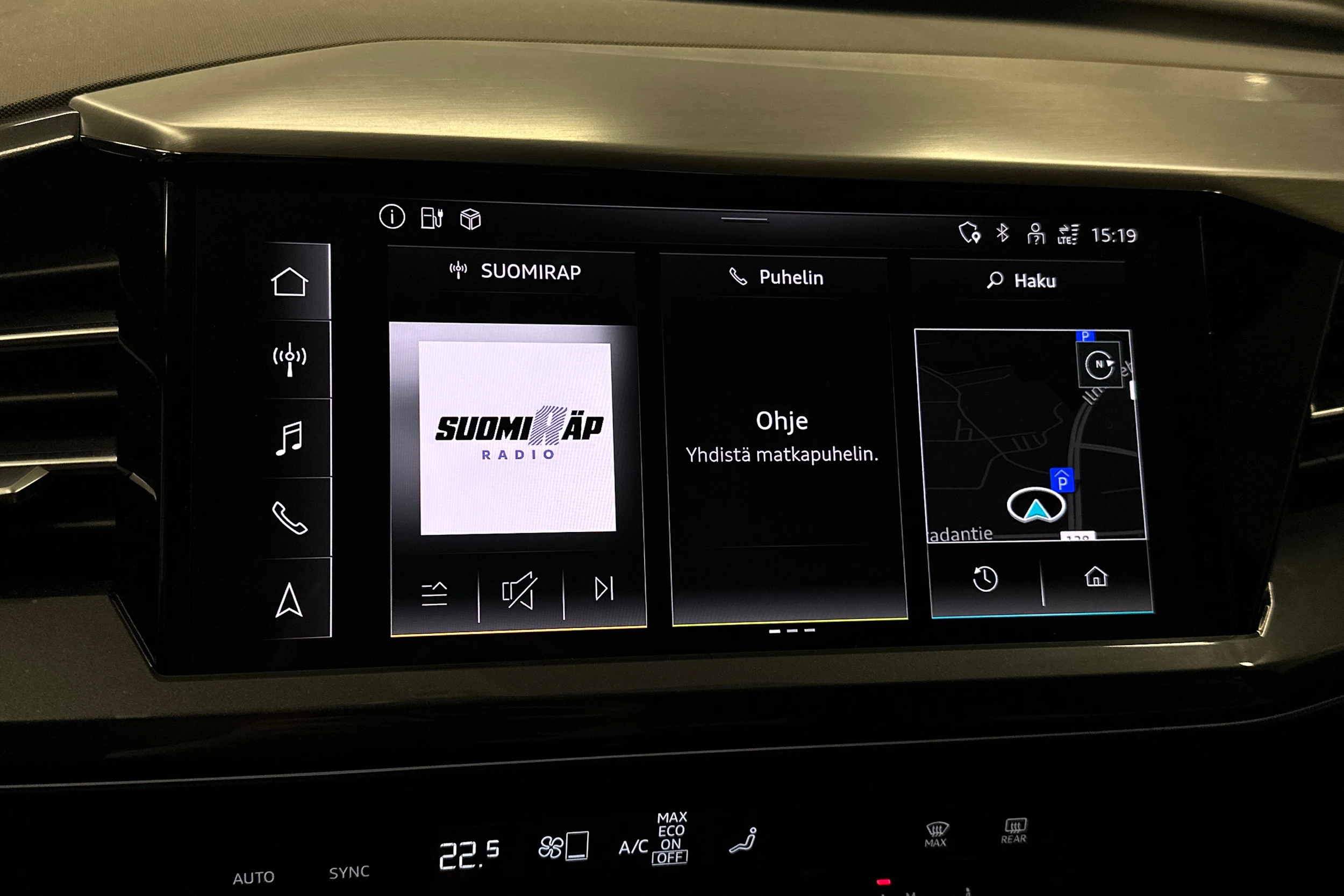 sininen Audi Q4 e-tron 2023 kuva 16.