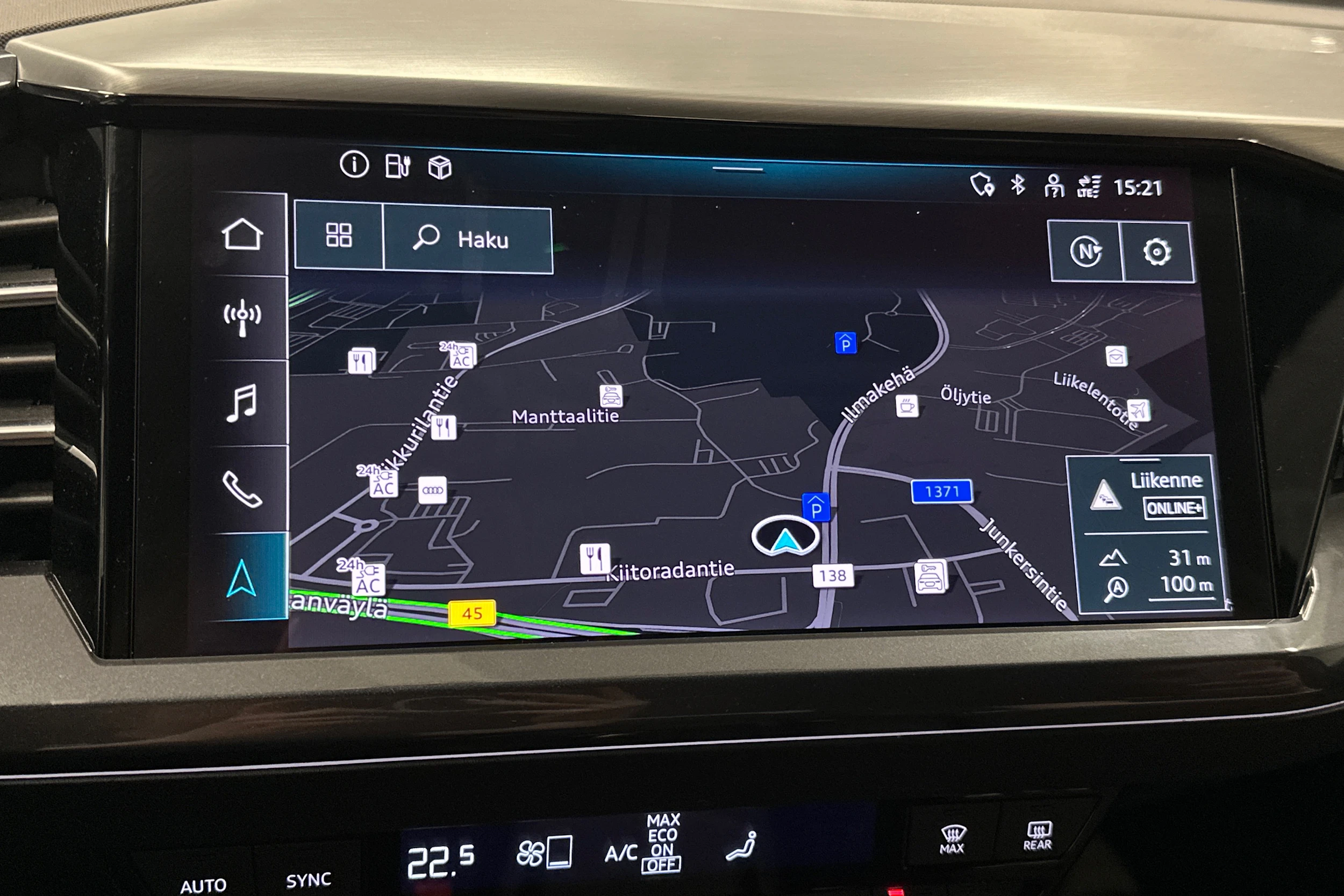 sininen Audi Q4 e-tron 2023 kuva 22.