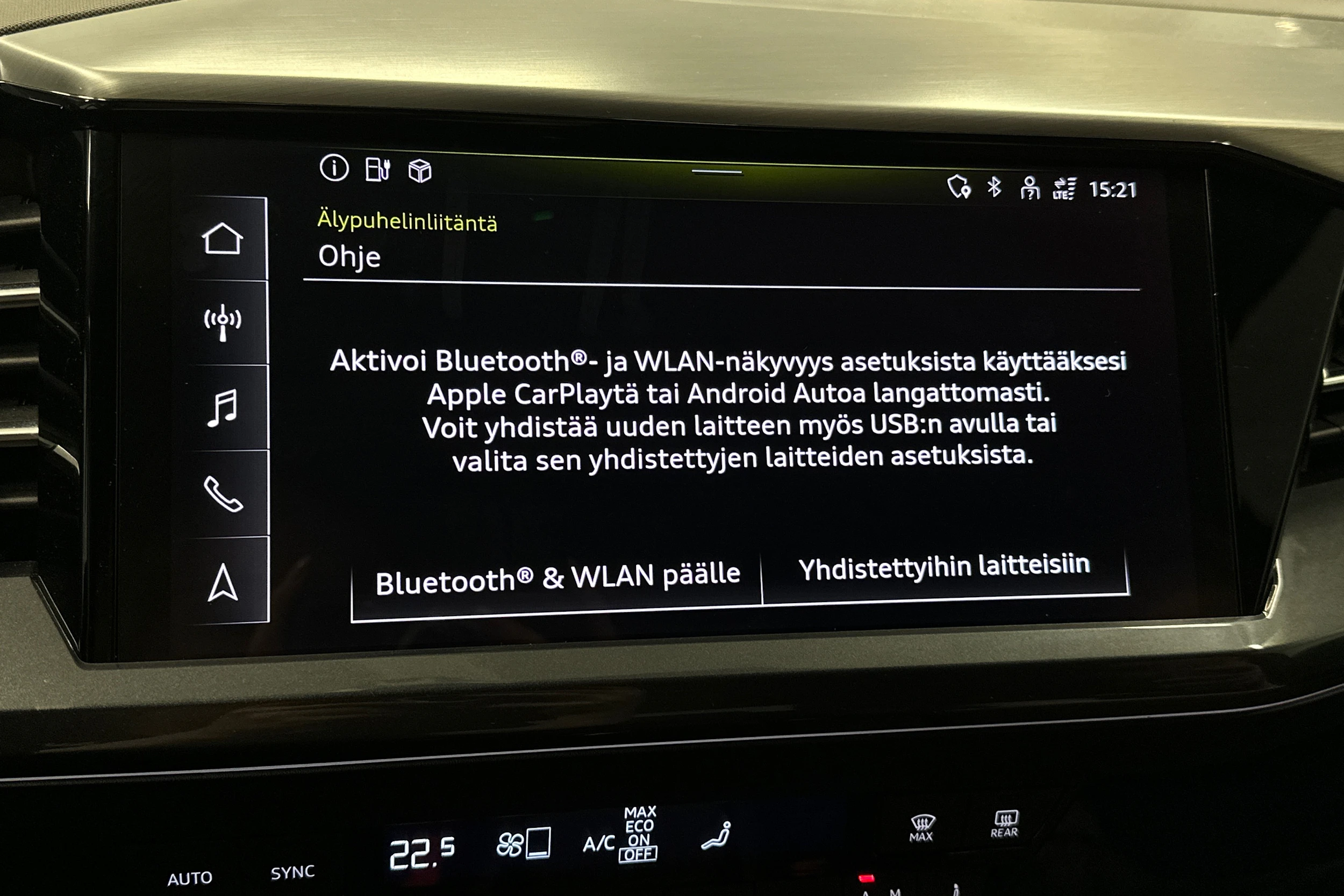 sininen Audi Q4 e-tron 2023 kuva 23.