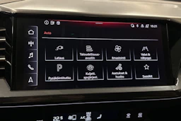 sininen Audi Q4 e-tron 2023 kuva 24.