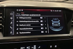 sininen Audi Q4 e-tron 2023 kuva 30.