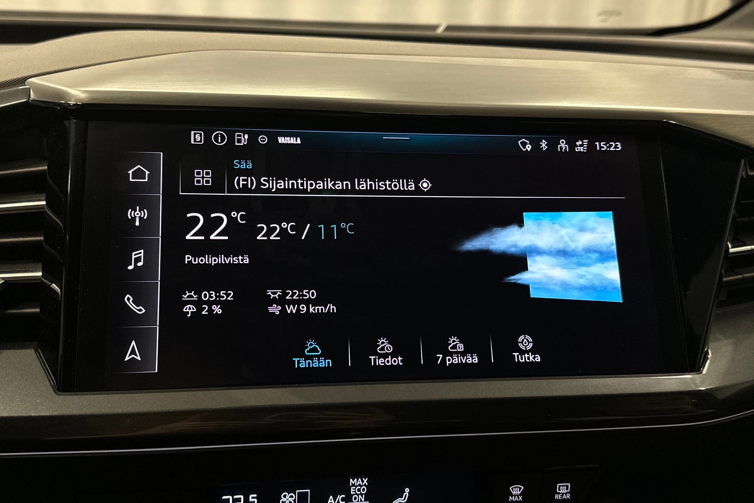 sininen Audi Q4 e-tron 2023 kuva 31.