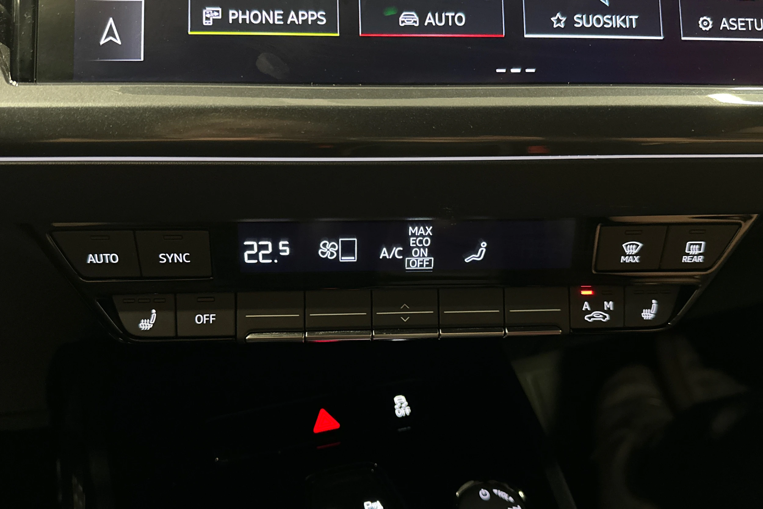 sininen Audi Q4 e-tron 2023 kuva 33.