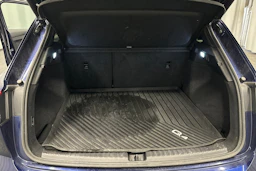 sininen Audi Q4 e-tron 2023 kuva 35.