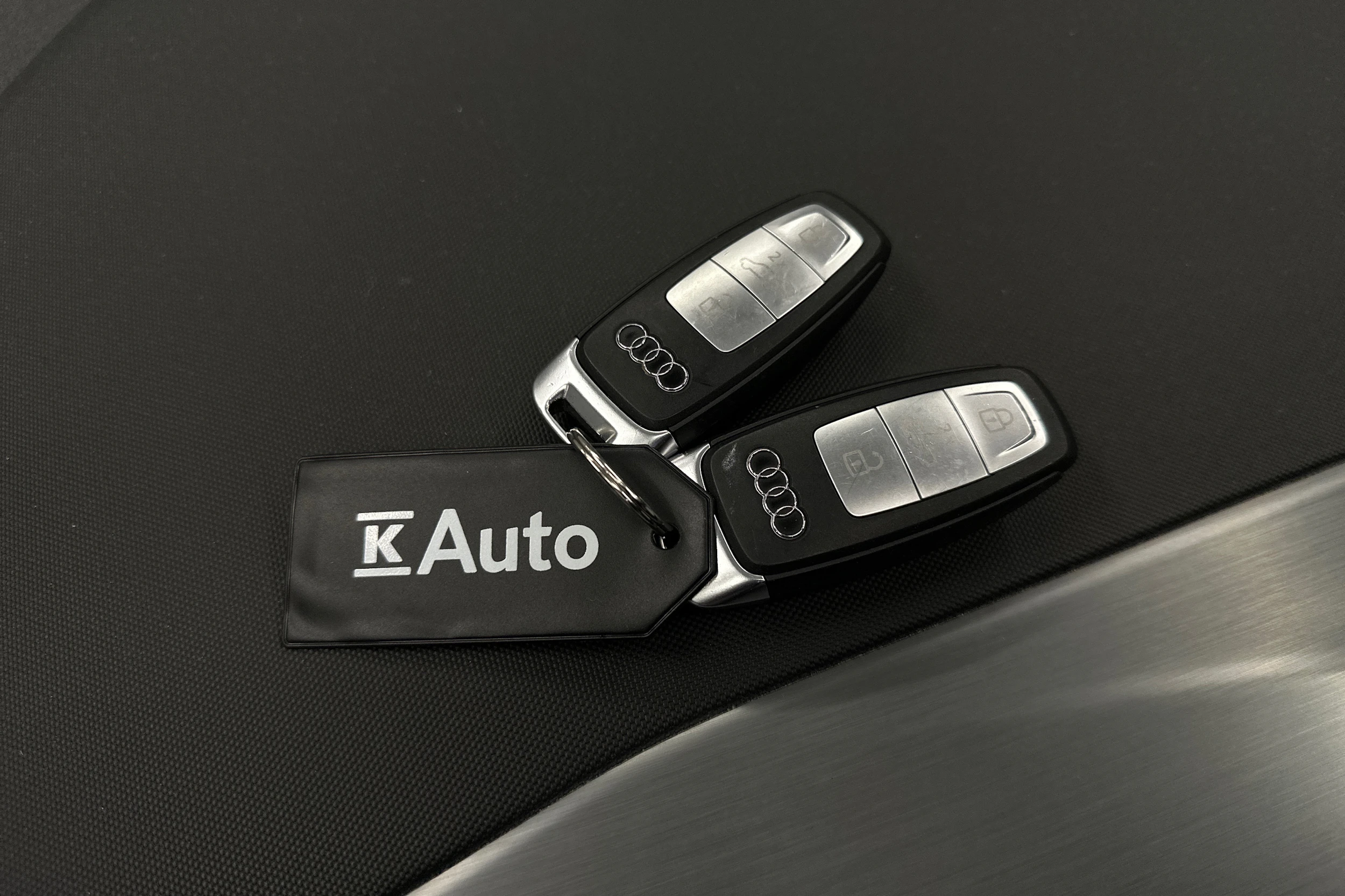 sininen Audi Q4 e-tron 2023 kuva 40.