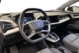 musta Audi Q4 e-tron 2023 kuva 6.