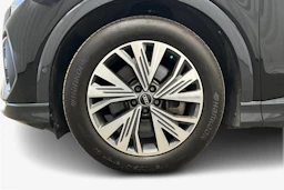 musta Audi Q4 e-tron 2023 kuva 9.