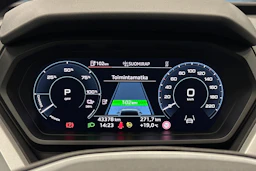 musta Audi Q4 e-tron 2023 kuva 13.