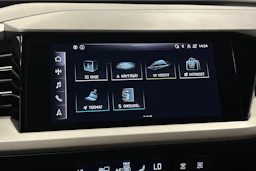 musta Audi Q4 e-tron 2023 kuva 18.