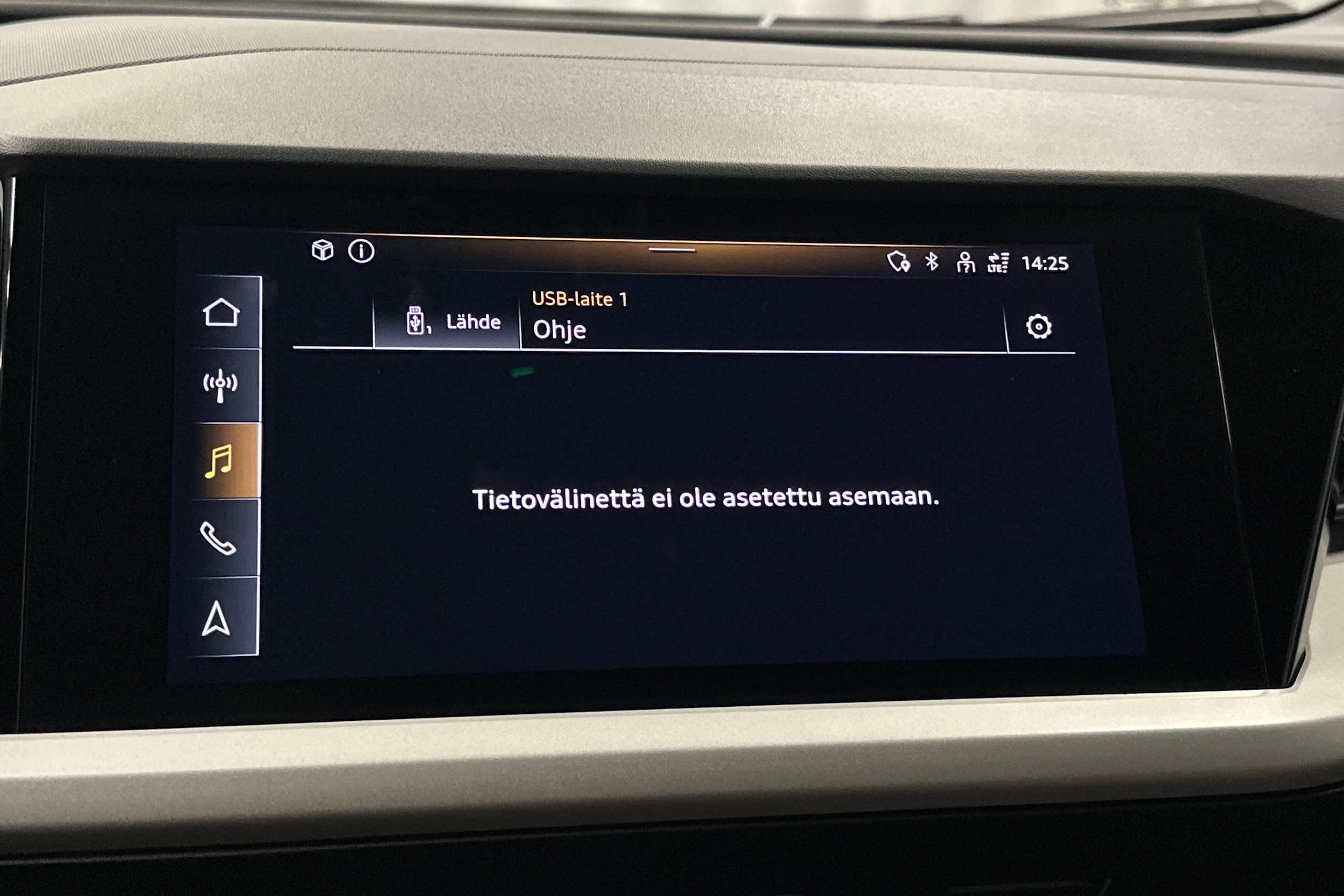 musta Audi Q4 e-tron 2023 kuva 20.