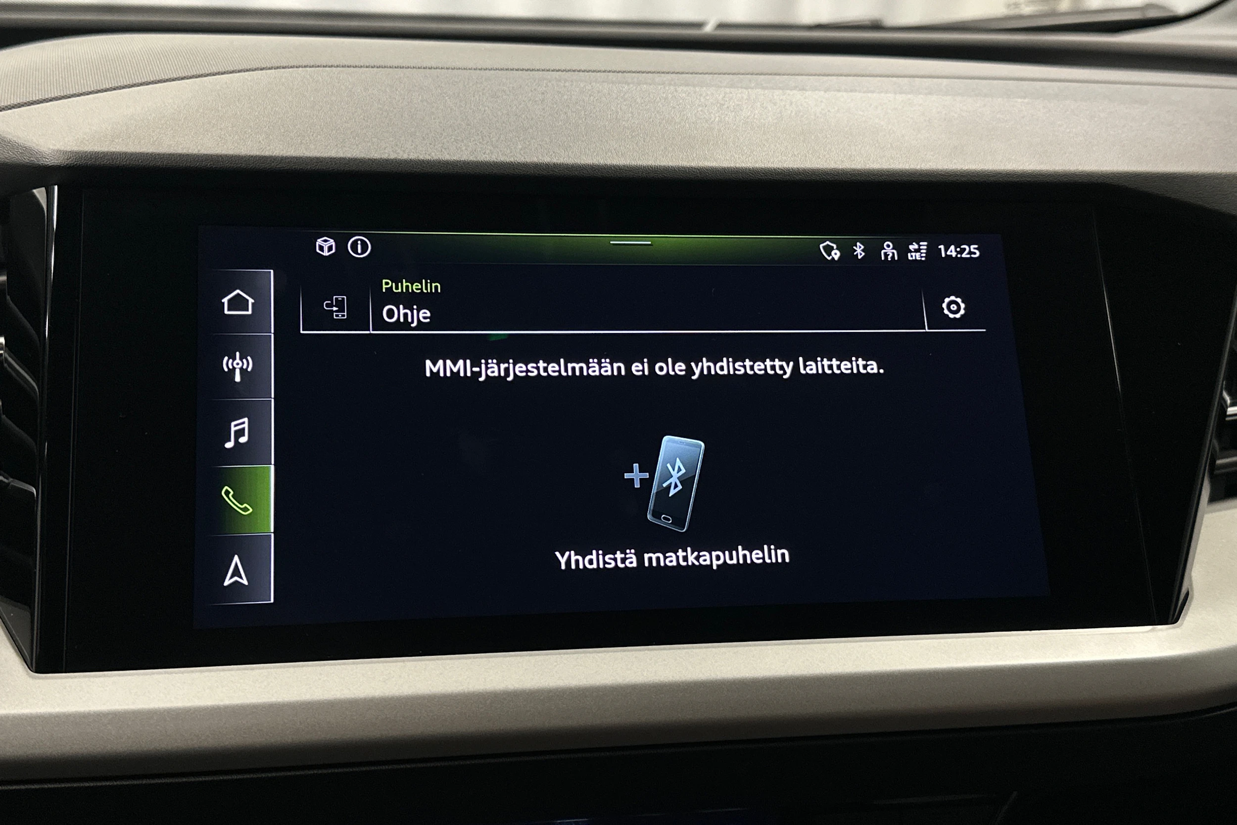 musta Audi Q4 e-tron 2023 kuva 21.