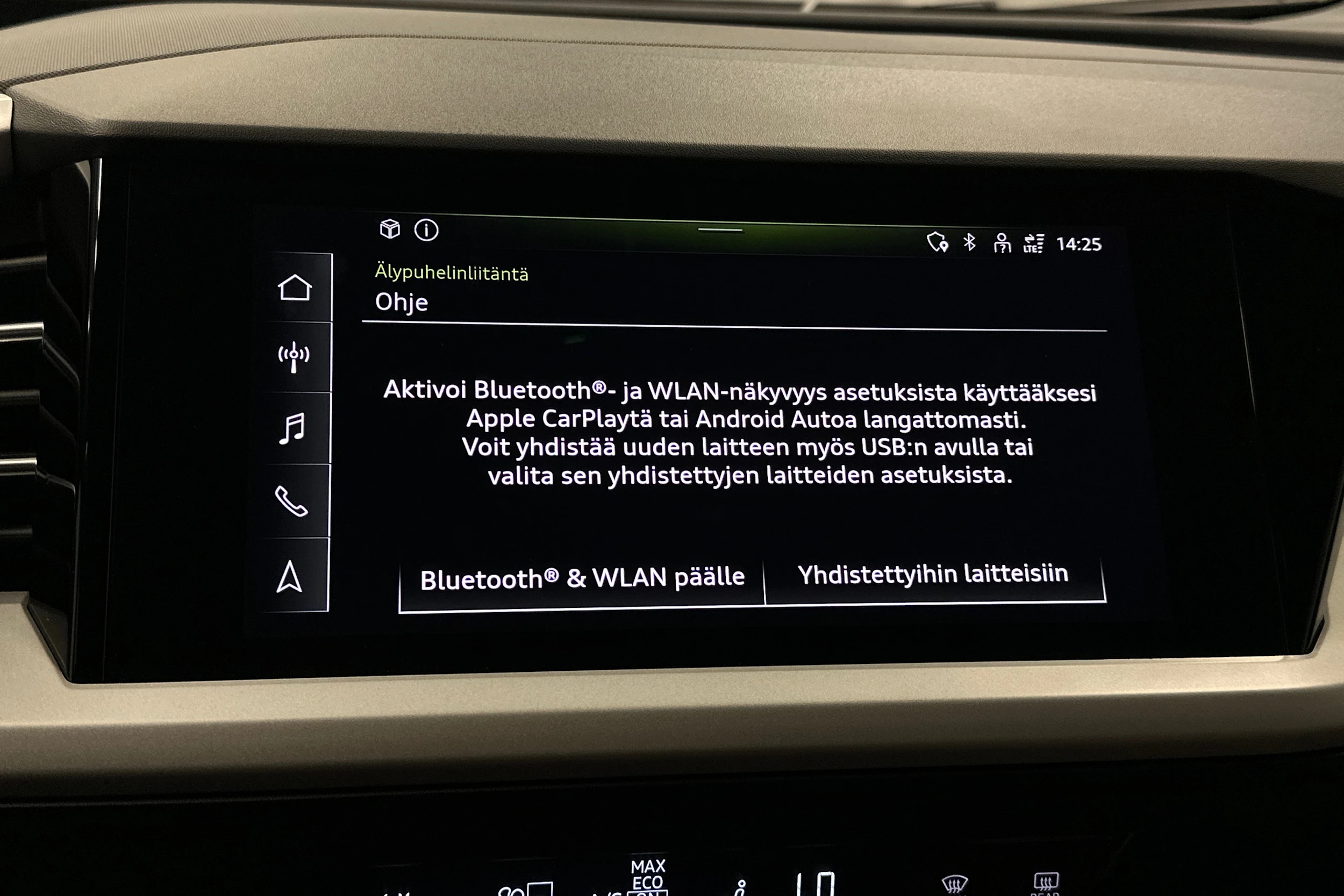 musta Audi Q4 e-tron 2023 kuva 22.