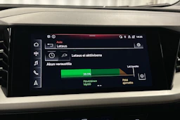 musta Audi Q4 e-tron 2023 kuva 24.