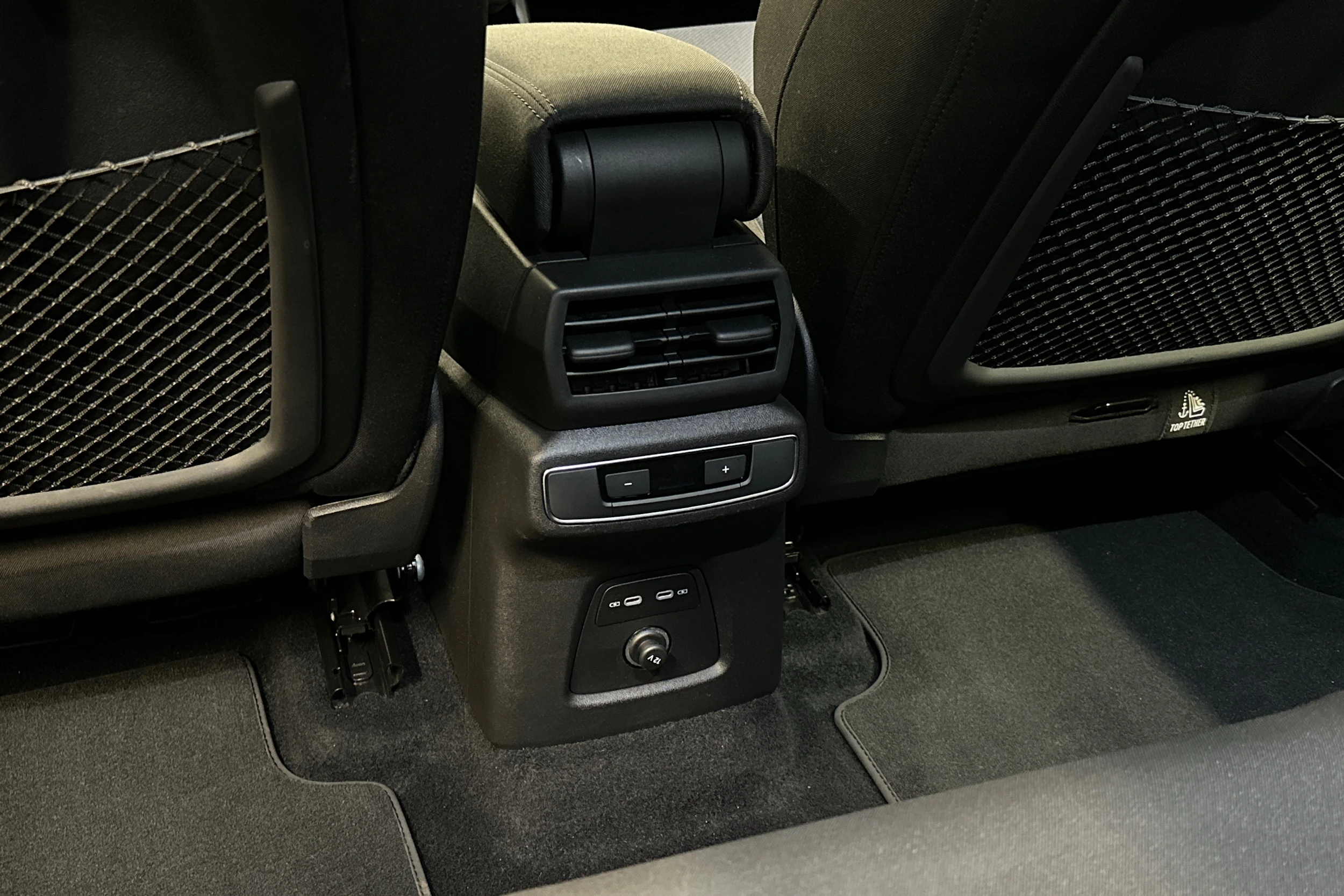 musta Audi Q4 e-tron 2023 kuva 32.