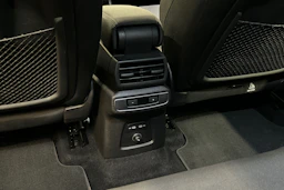 musta Audi Q4 e-tron 2023 kuva 32.