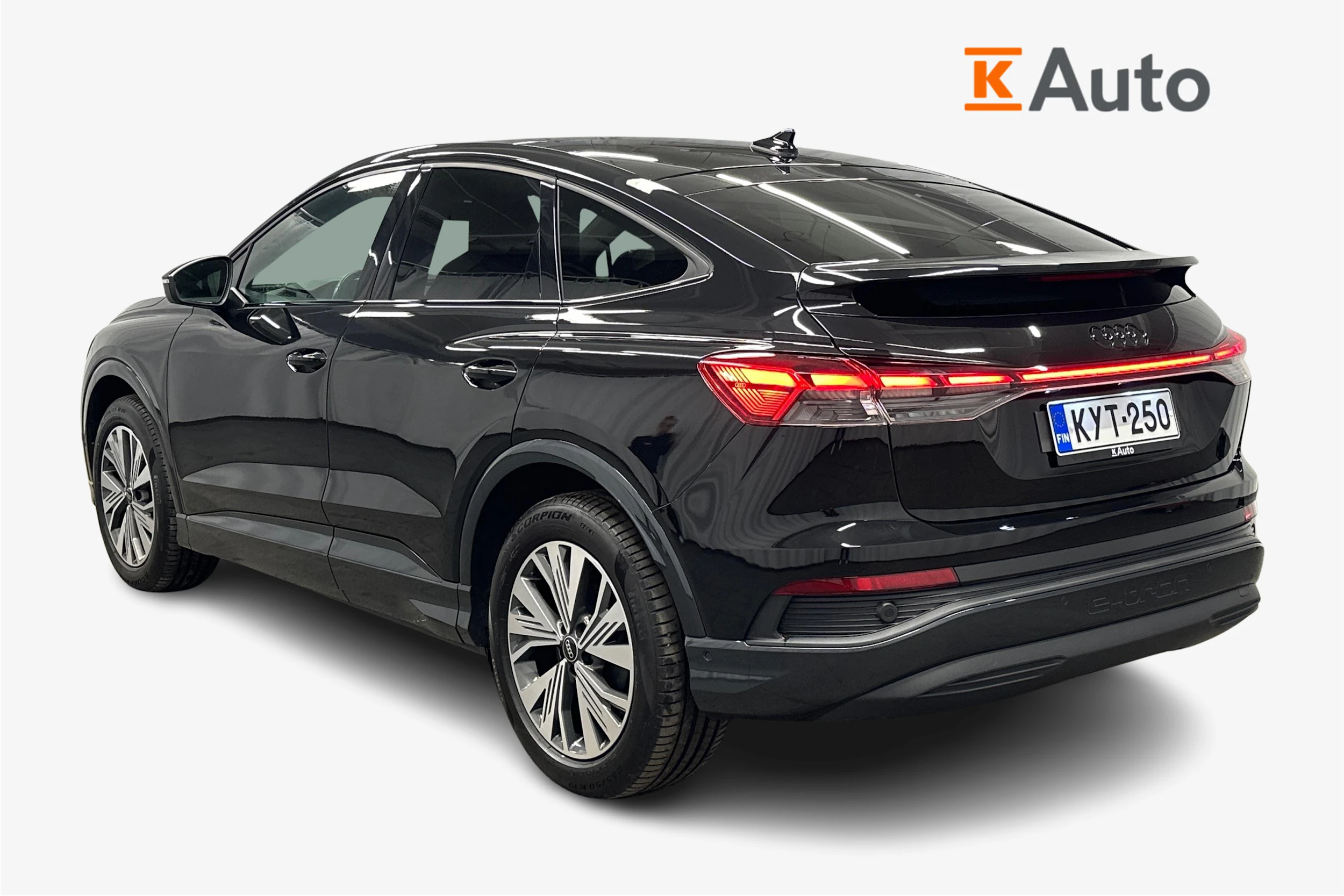 musta Audi Q4 e-tron 2023 kuva 2.