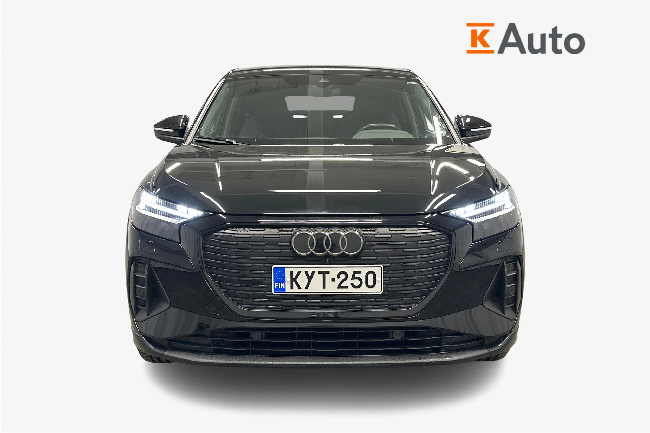 musta Audi Q4 e-tron 2023 kuva 4.
