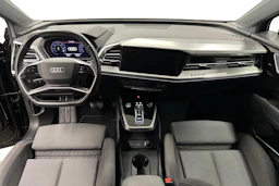 musta Audi Q4 e-tron 2023 kuva 7.