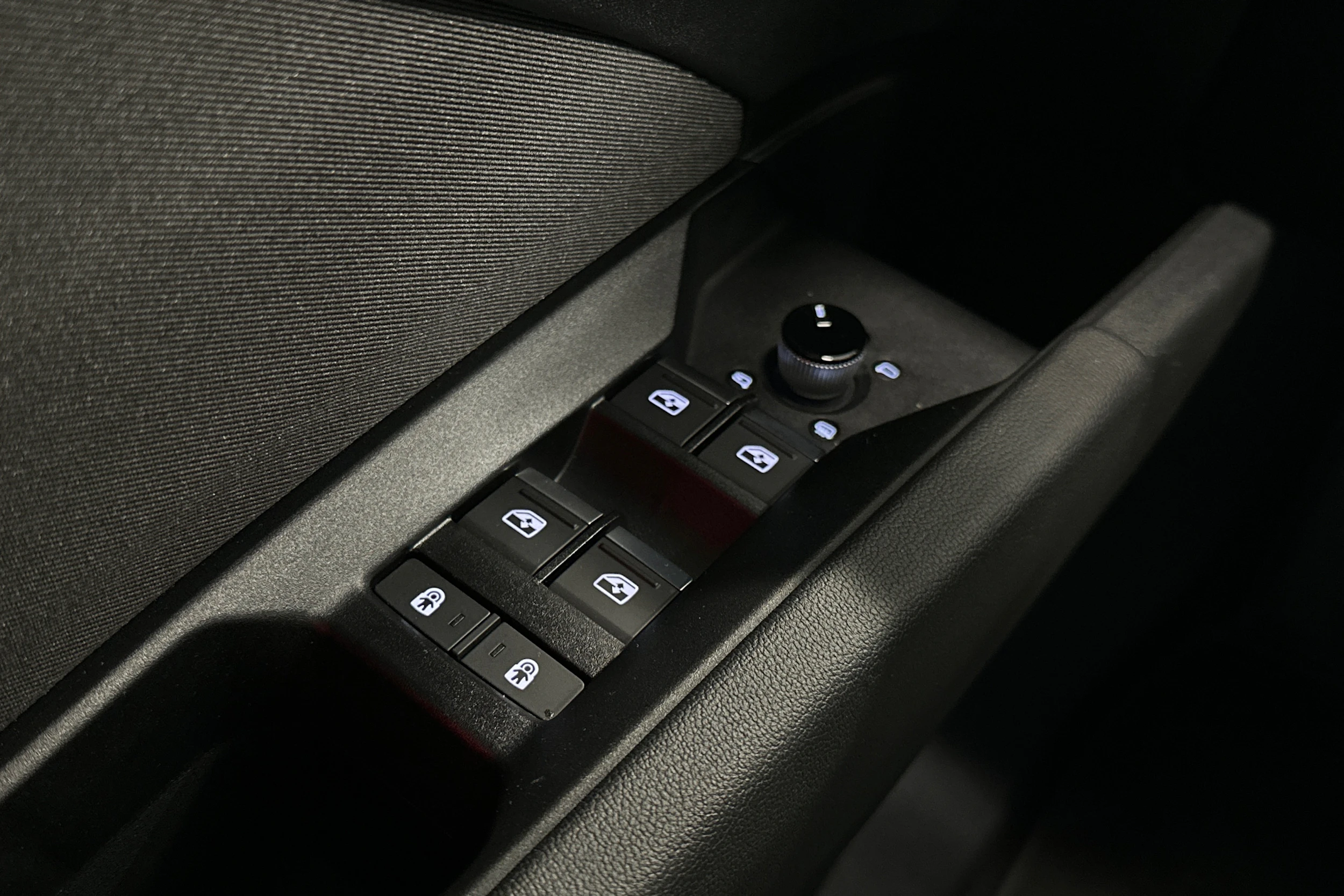 musta Audi Q4 e-tron 2023 kuva 14.