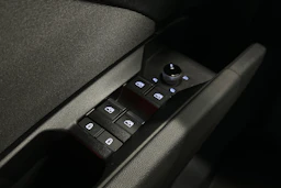 musta Audi Q4 e-tron 2023 kuva 14.