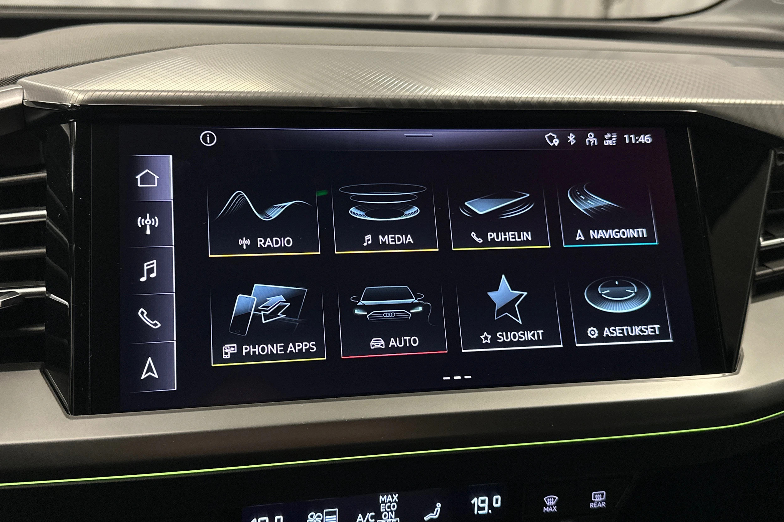 musta Audi Q4 e-tron 2023 kuva 17.