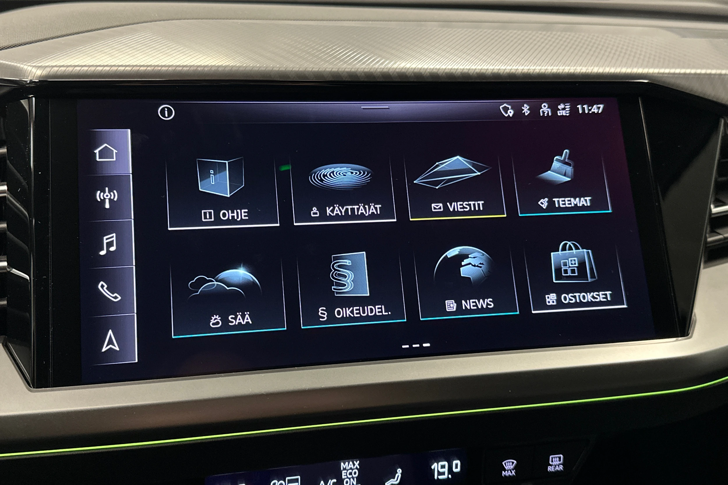 musta Audi Q4 e-tron 2023 kuva 18.