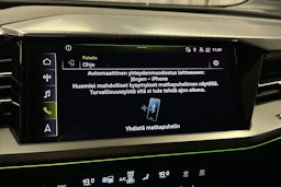 musta Audi Q4 e-tron 2023 kuva 21.