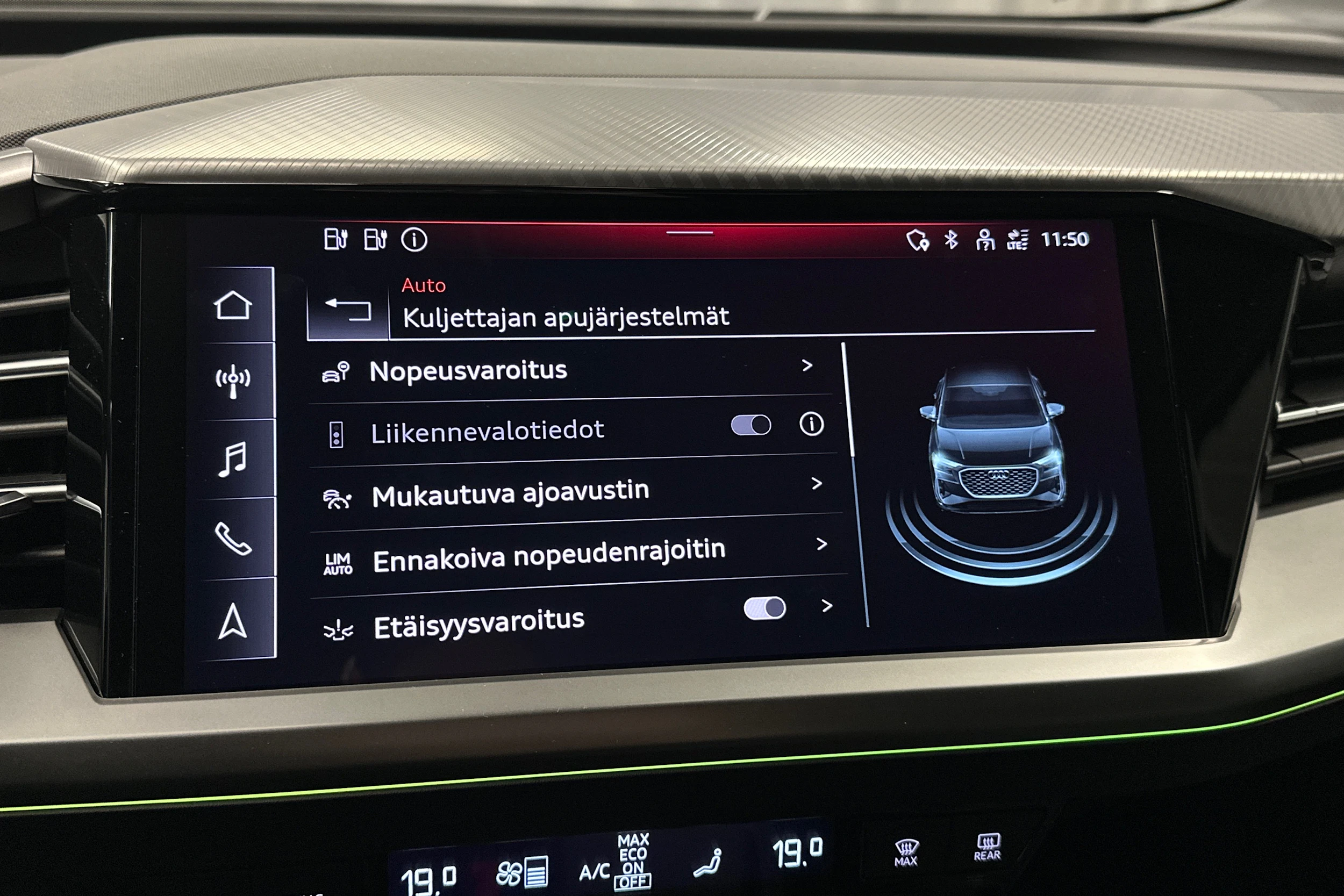 musta Audi Q4 e-tron 2023 kuva 28.