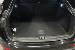 musta Audi Q4 e-tron 2023 kuva 35.
