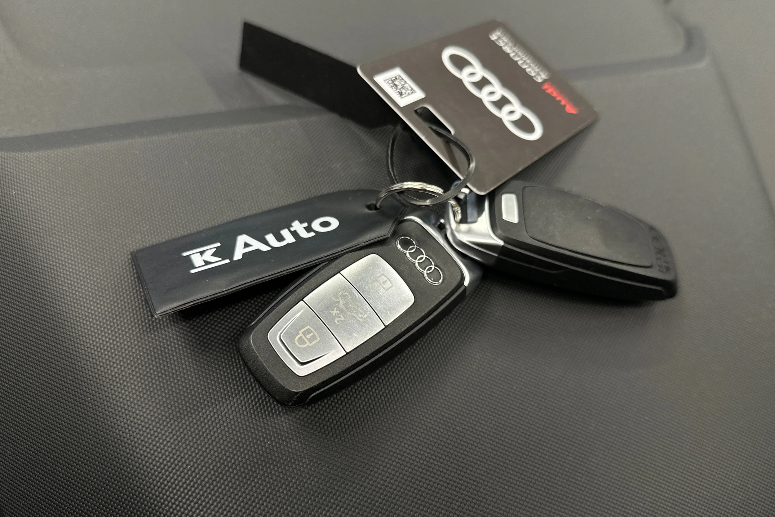 musta Audi Q4 e-tron 2023 kuva 39.