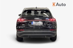 Musta Audi Q4 e-tron 2023 kuva 3.