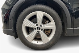 Musta Audi Q4 e-tron 2023 kuva 11.