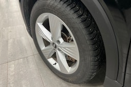 Musta Audi Q4 e-tron 2023 kuva 13.