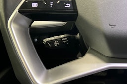 Musta Audi Q4 e-tron 2023 kuva 17.