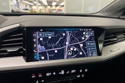 Musta Audi Q4 e-tron 2023 kuva 21.