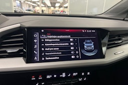 Musta Audi Q4 e-tron 2023 kuva 24.