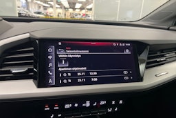 Musta Audi Q4 e-tron 2023 kuva 25.