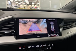 Musta Audi Q4 e-tron 2023 kuva 26.