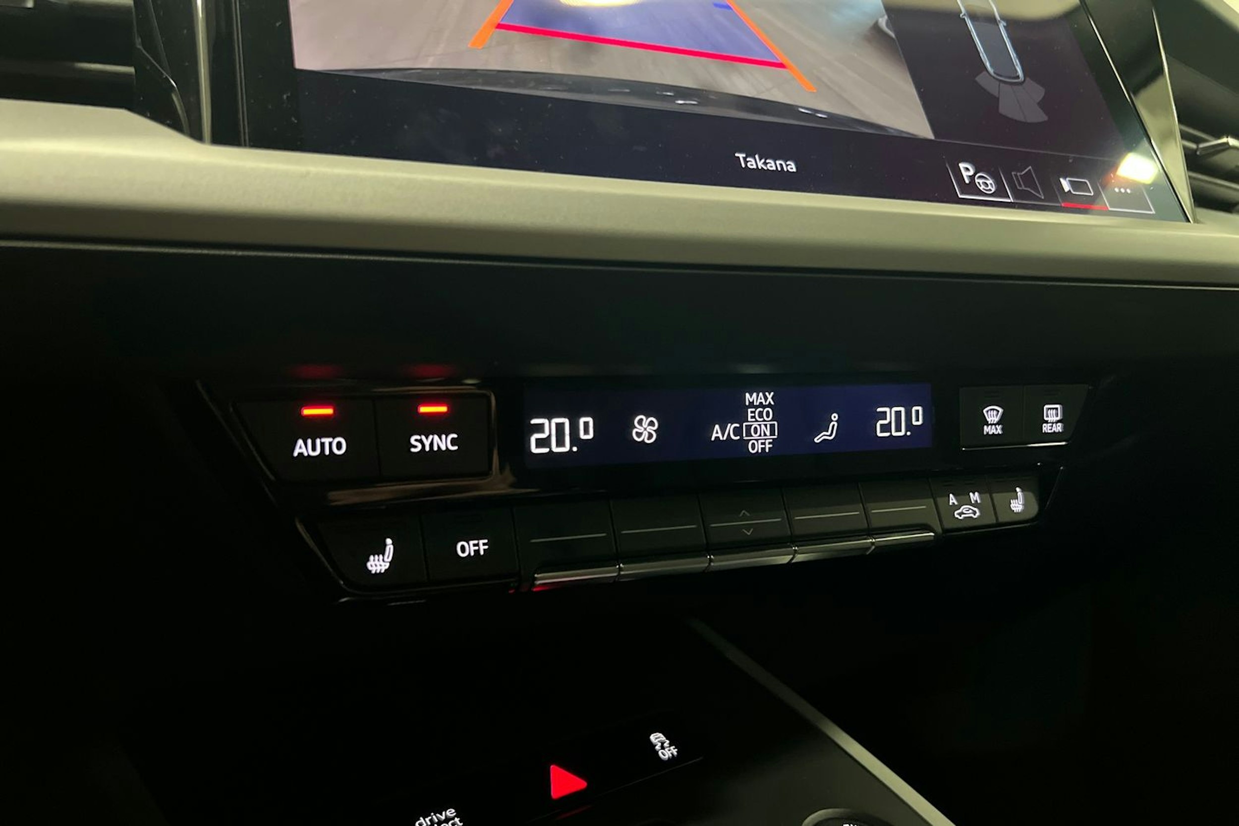 Musta Audi Q4 e-tron 2023 kuva 27.