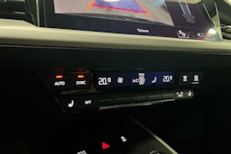 Musta Audi Q4 e-tron 2023 kuva 27.