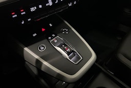 Musta Audi Q4 e-tron 2023 kuva 28.